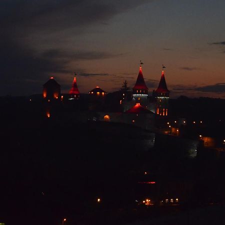 Джерело Kamianets-Podilsky Extérieur photo
