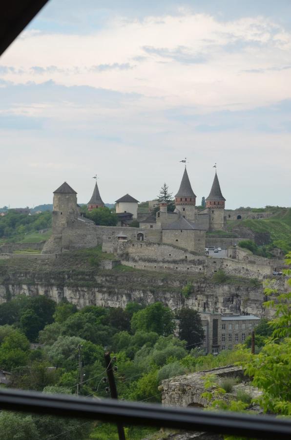 Джерело Kamianets-Podilsky Extérieur photo
