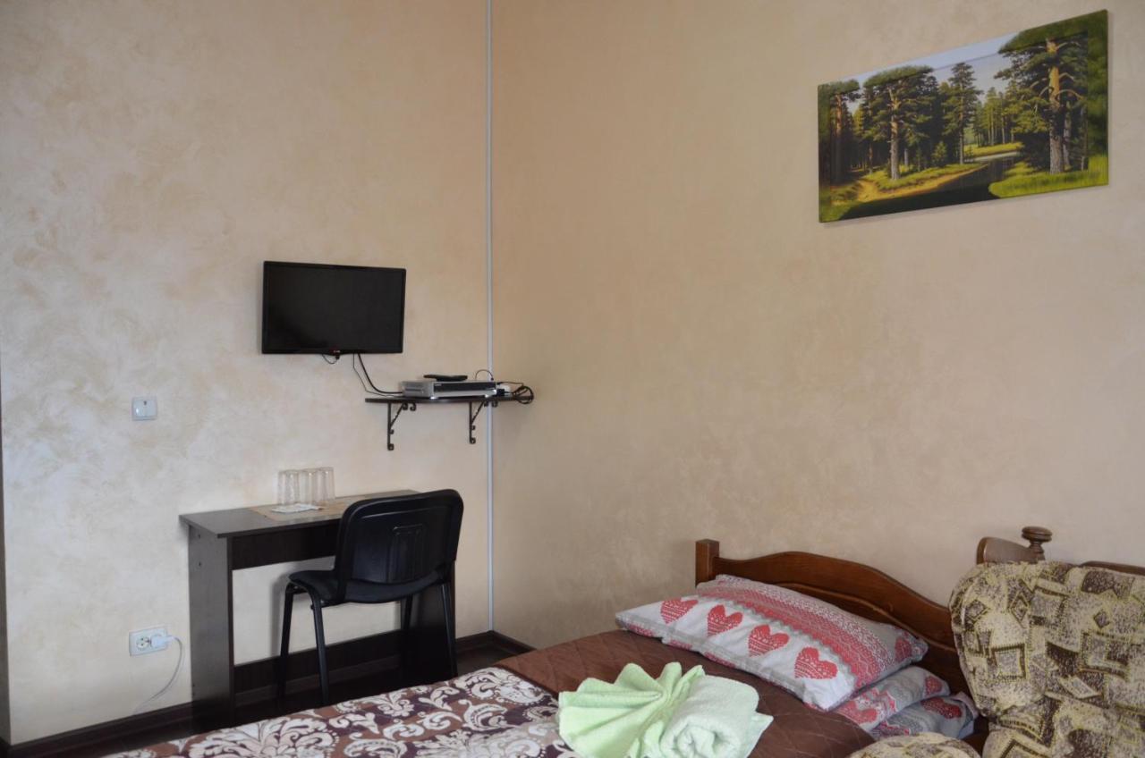 Джерело Kamianets-Podilsky Extérieur photo