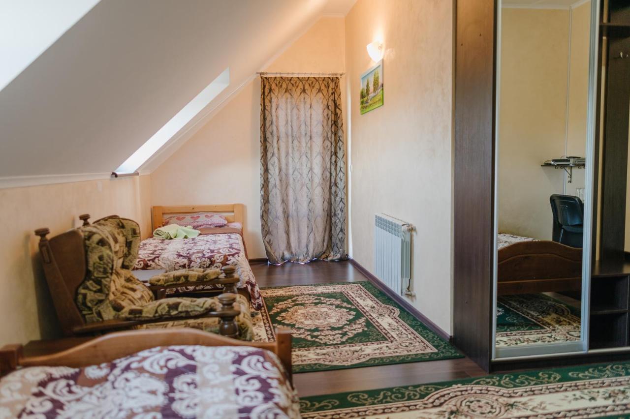 Джерело Kamianets-Podilsky Extérieur photo