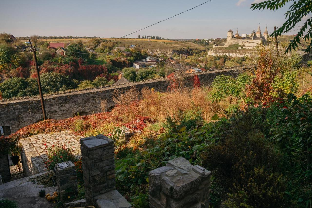 Джерело Kamianets-Podilsky Extérieur photo