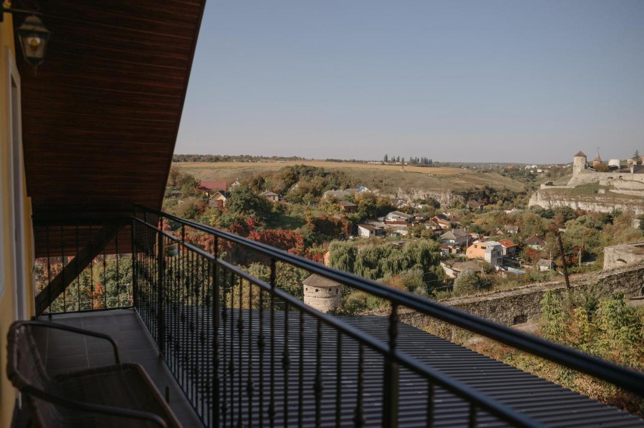 Джерело Kamianets-Podilsky Extérieur photo