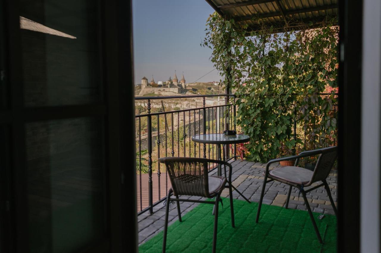Джерело Kamianets-Podilsky Extérieur photo