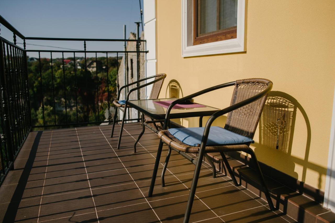Джерело Kamianets-Podilsky Extérieur photo