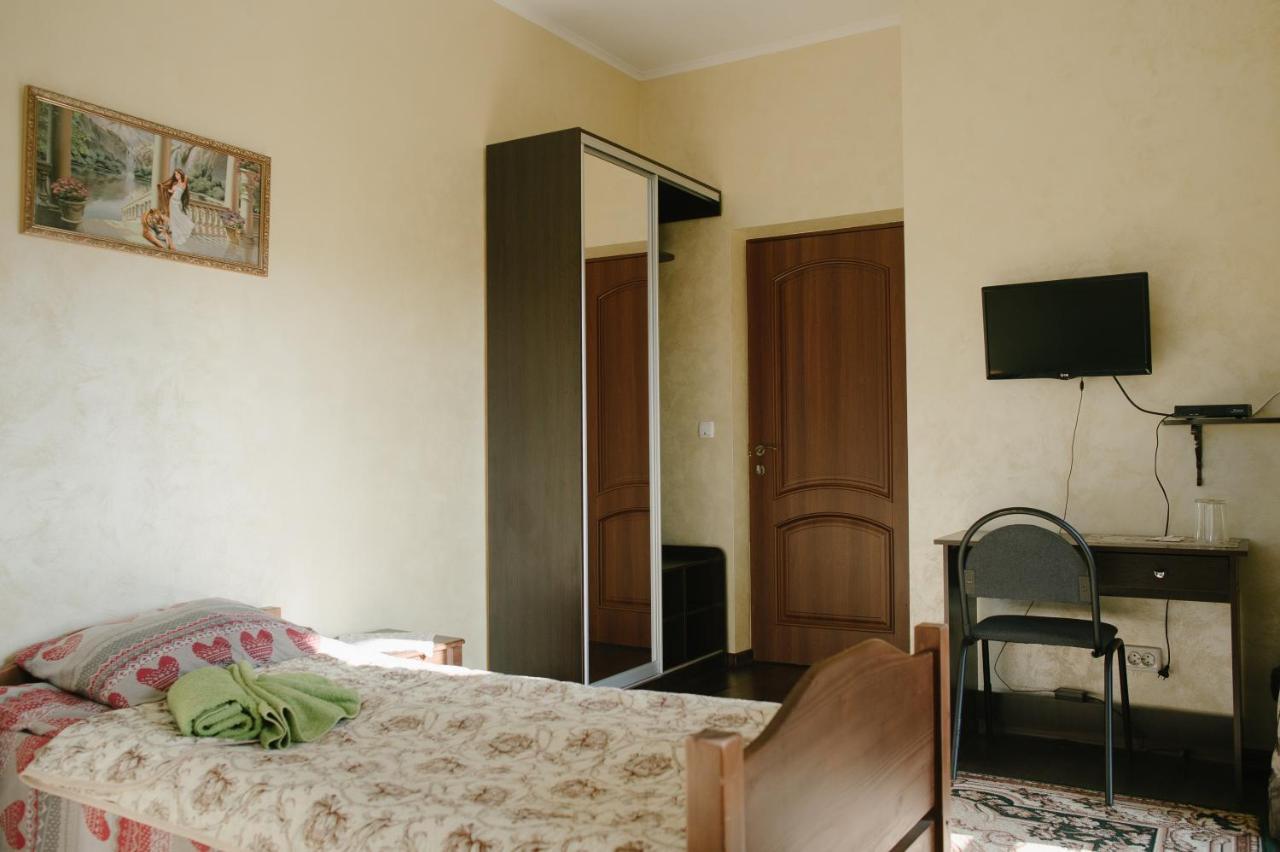 Джерело Kamianets-Podilsky Extérieur photo