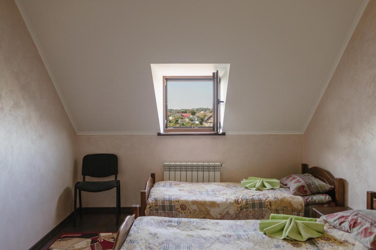 Джерело Kamianets-Podilsky Extérieur photo