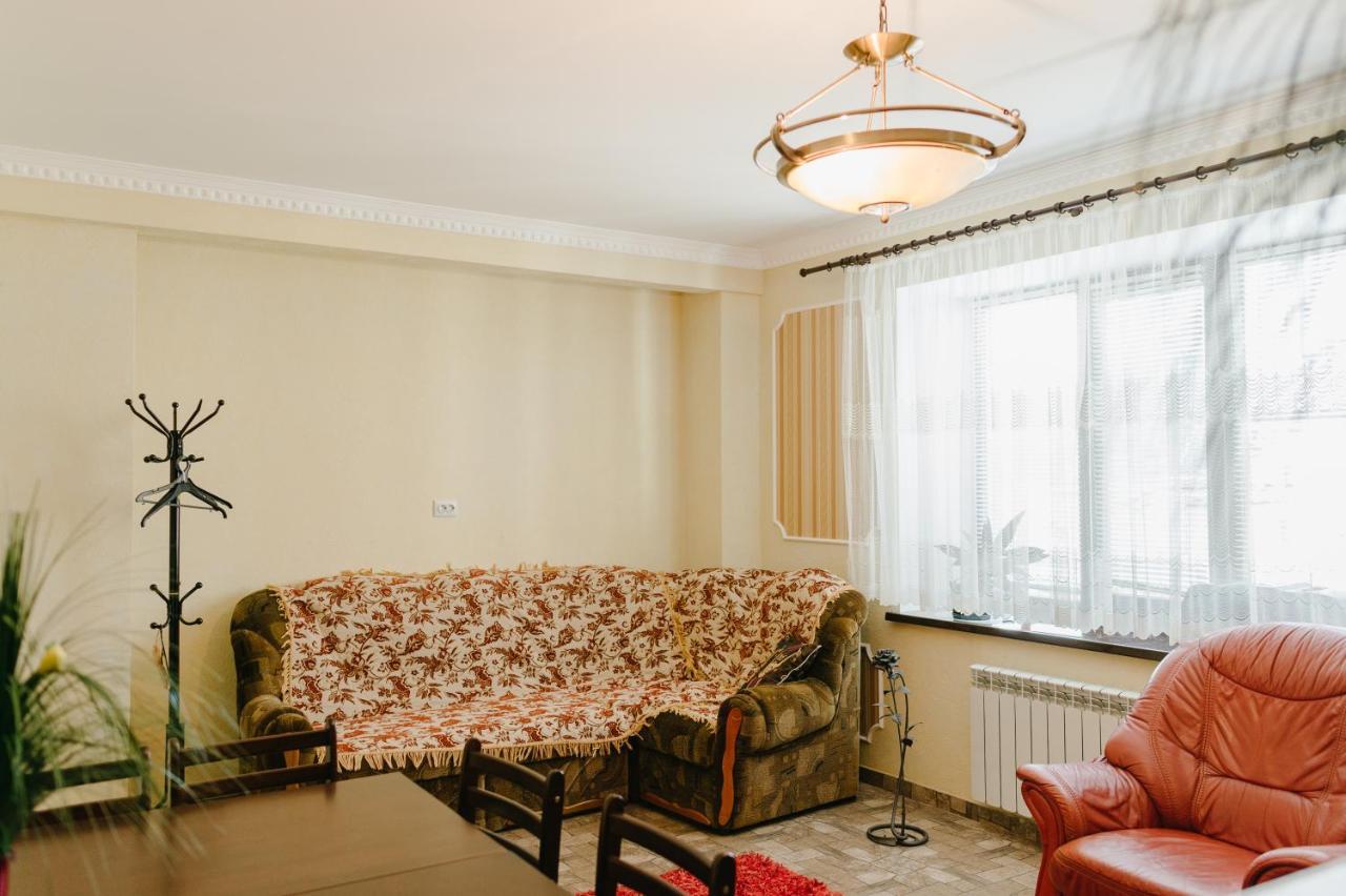 Джерело Kamianets-Podilsky Extérieur photo