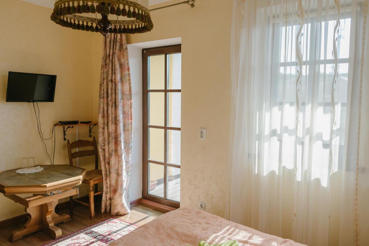 Джерело Kamianets-Podilsky Extérieur photo